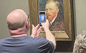 51 Photos Of Ignorant And Obnoxious Tourists That Are Painful To Look At (New Pics)