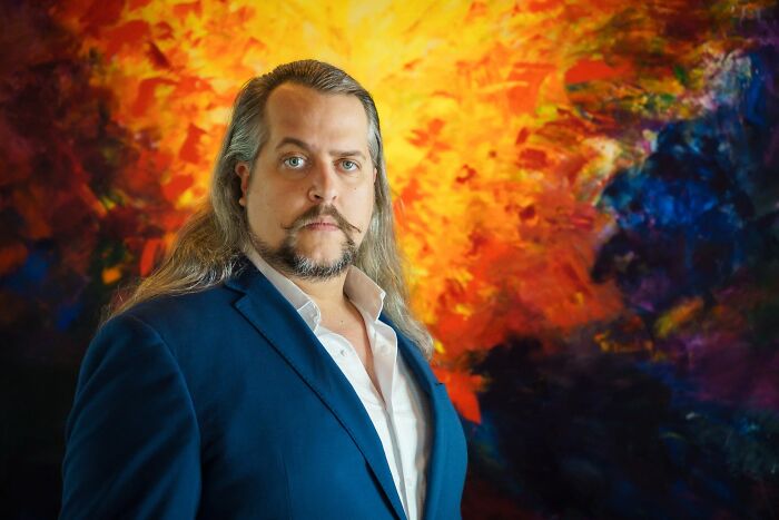 Opera Singer Takes A Job At A Car Dealership, Starts Singing Arias About Cars And Goes Viral