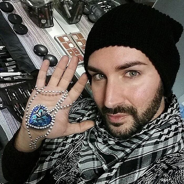 This Artist Paints 3D Illusions On His Own Body And The Results Will Seriously Mess With Your Mind (24 Pics)