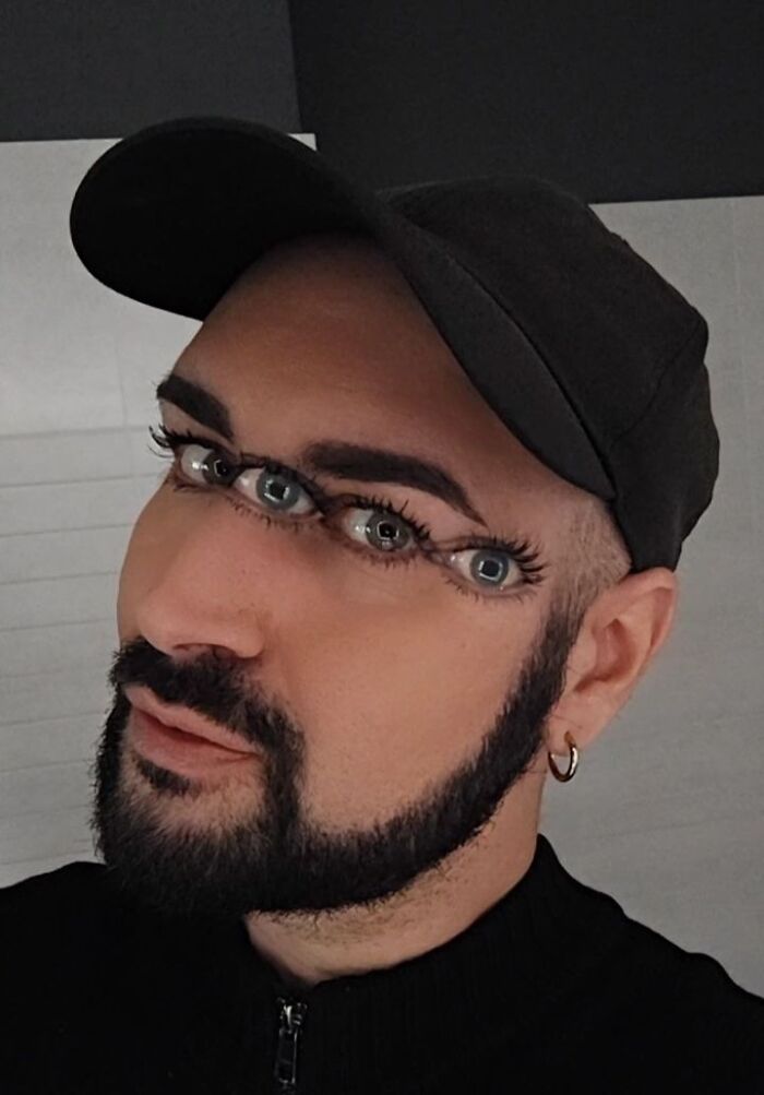 This Artist Paints 3D Illusions On His Own Body And The Results Will Seriously Mess With Your Mind (24 Pics)