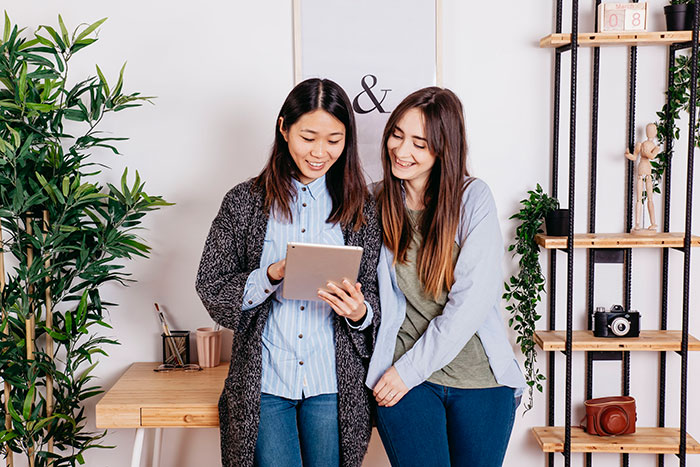 Woman Torn Between Loyalty And Career After Friend Gets Fired Over Controversial Online Work Woman Torn Between Loyalty And Career After Friend Gets Fired Over Controversial Online Work