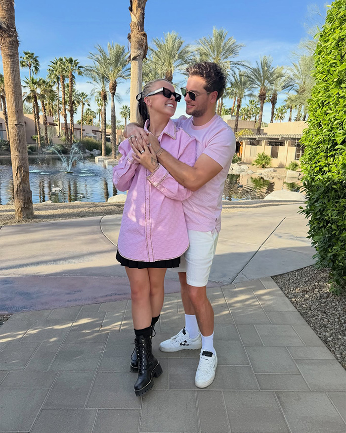 JoJo Siwa's Look For 'Hannah Montana' Special Sparks Debate After Her "Trad Wife" Transformation