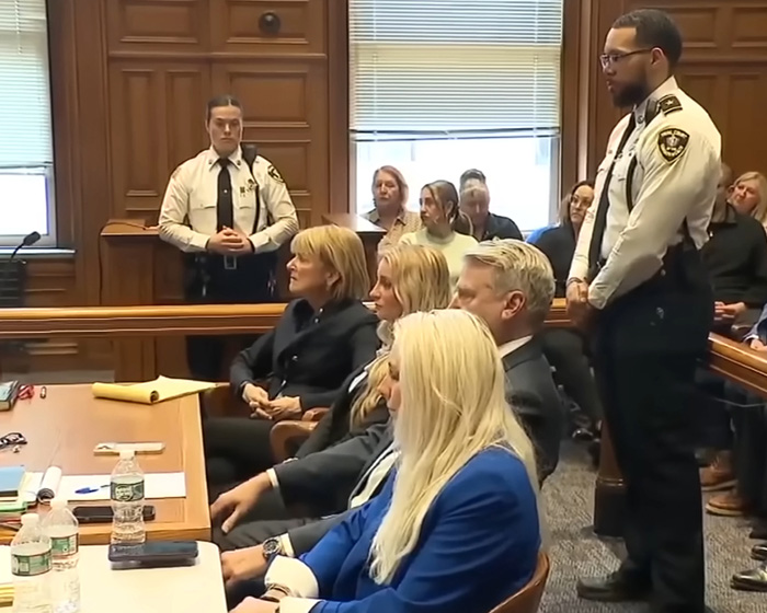 Policial 'glamourosa' descobre seu destino em meio a um escandaloso julgamento policial Policial 'glamourosa' descobre seu destino em meio a um escandaloso julgamento policial