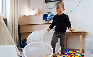 Night-Shift Worker Has Had Enough Of Housing Sis And Her Unruly Kids, Ends Up Evicting Them