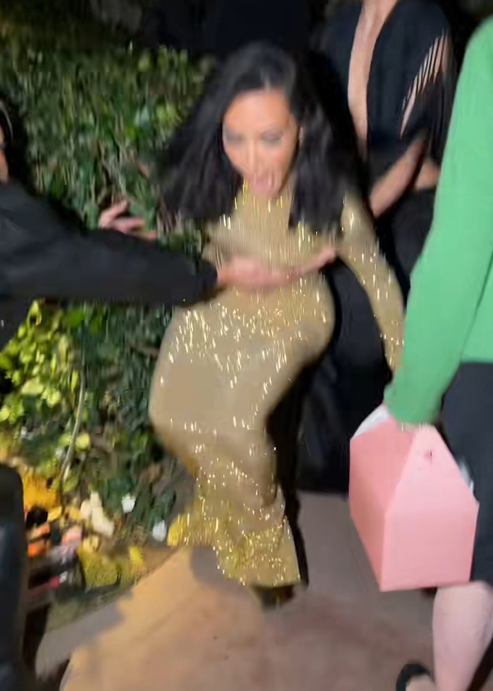 A queda dramática de Kim Kardashian entra na lista de momentos virais da noite do Oscar