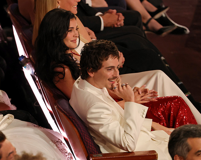 Testemunha diz que Kylie Jenner e Timothée Chalamet saíram do Oscar de 2026 após cena estranha