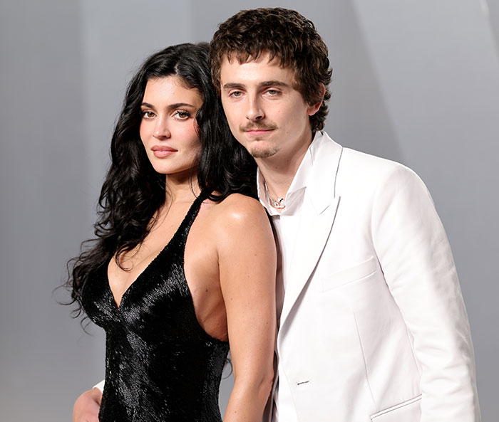 Timothée Chalamet and Kylie Jenner posing together, sparking fans' curiosity about their rumored relationship. Timothée Chalamet and Kylie Jenner posing together, sparking fans' curiosity about their rumored relationship.