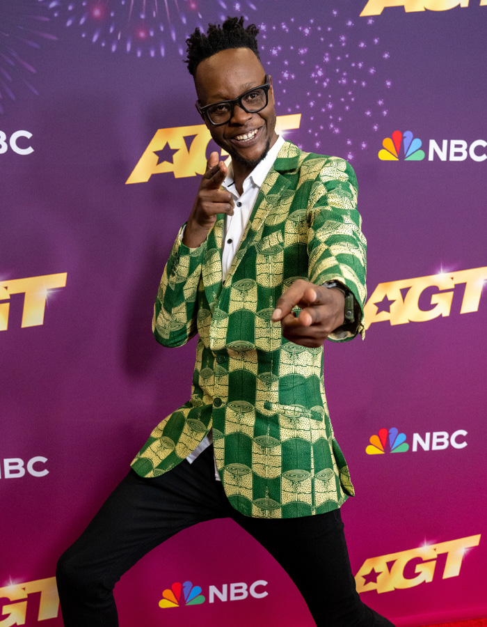 Compositor de 'Rei Leão' processa comediante por arrecadar US $ 27 milhões por causa de piada viral sobre a letra