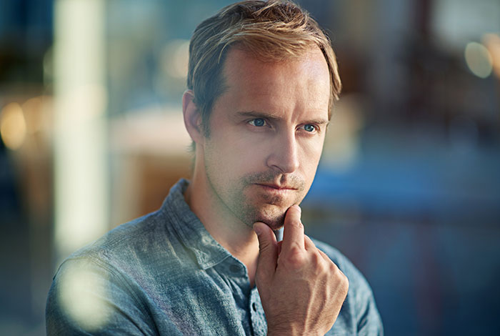 Man Praises Wife For Accepting Him When He Cries, Learns That She Loses Romantic Feelings Each Time Man Praises Wife For Accepting Him When He Cries, Learns That She Loses Romantic Feelings Each Time