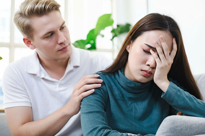 Man Praises Wife For Accepting Him When He Cries, Learns That She Loses Romantic Feelings Each Time Man Praises Wife For Accepting Him When He Cries, Learns That She Loses Romantic Feelings Each Time