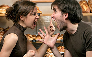 Guy Orders A Special Cake For Friend’s Chemo Recovery, Fights Off Rude Mom Who Tries To Steal It