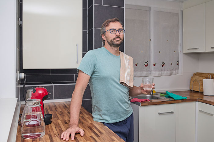 Guy Throws A Fit As GF's 16YO Son Won't Call Him "Dad," Then Accuses Him Of "Ruining Something Good" Guy Throws A Fit As GF's 16YO Son Won't Call Him "Dad," Then Accuses Him Of "Ruining Something Good"