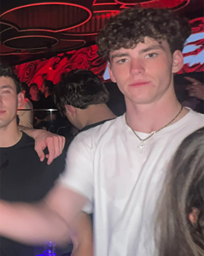 Internautas compartilham uma teoria arrepiante sobre o que pode ter acontecido com o estudante desaparecido James Gracey