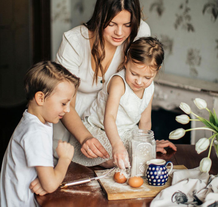 Woman Refuses To Cook For Husband After He Insults Her In Front Of Friends, He Runs To His Mom To Complain