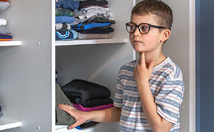 Wife Disgusted As Hubby Gives Daughter’s Pants To A Boy After A Bathroom Accident, Rages At Him