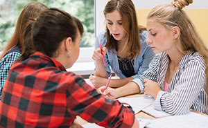 “Embarrassed To Be American”: 83 Times People Were Completely Clueless About The World They Live In