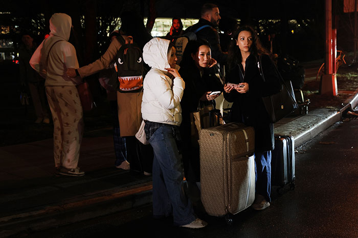 Áudio arrepiante de controle de tráfego aéreo lançado após trágico acidente de avião da Air Canada no aeroporto de LaGuardia Áudio arrepiante de controle de tráfego aéreo lançado após trágico acidente de avião da Air Canada no aeroporto de LaGuardia