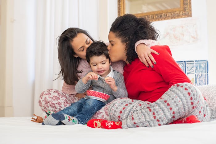 Conservative Parents Try To Ruin Daughter&rsquo;s Life Because Her Husband Helped 2 Lesbian Couples Have Kids