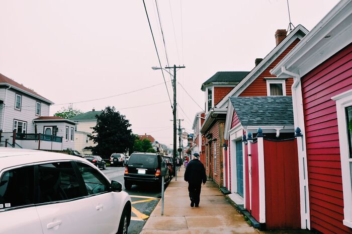 53 Bizarre, Confusing And Fake-Sounding Things People Experienced And Learned About