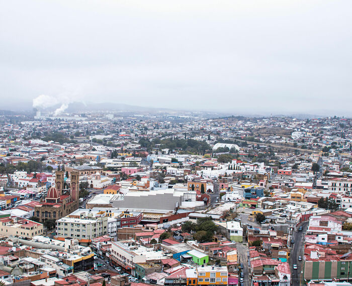 Mulher de 25 anos é presa após atacar namorado com cinto porque ele rejeitou seus avanços Mulher de 25 anos é presa após atacar namorado com cinto porque ele rejeitou seus avanços