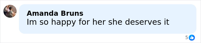 Comment from Amanda Bruns expressing happiness and support for Reese Witherspoon despite her difficult reputation in Hollywood.