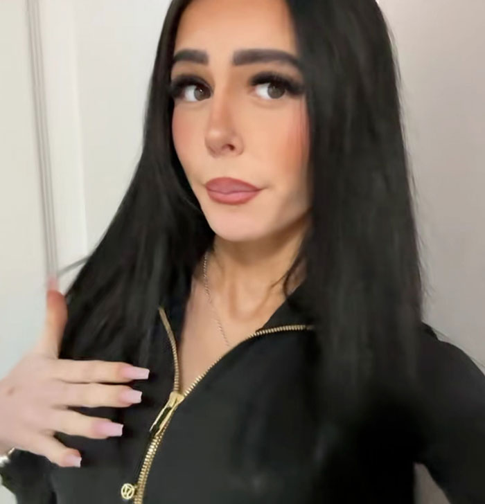 Influencer Faces Massive Backlash After Posting Pics With The Coffin At Bullied Daughter's Funeral Influencer Faces Massive Backlash After Posting Pics With The Coffin At Bullied Daughter's Funeral