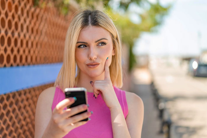 Entitled Hiker Expects Rides, Photos, And Help From Group, Members Consider Removing Her