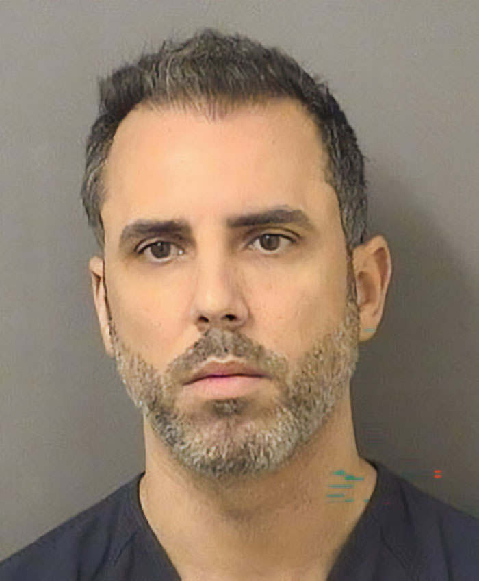 Foto de um homem ligado a novos detalhes perturbadores no caso de morte violenta da enfermeira envolvendo um suspeito do sexo masculino.