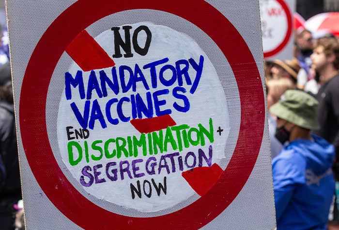 “Tell Me You Never Evolved”: 53 Ways People Show They Are Not As Smart As They Think Without Even Trying