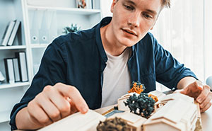 Guest Turns Into A Thief During DnD Night, Host Shocked At How Nonchalant He Acts