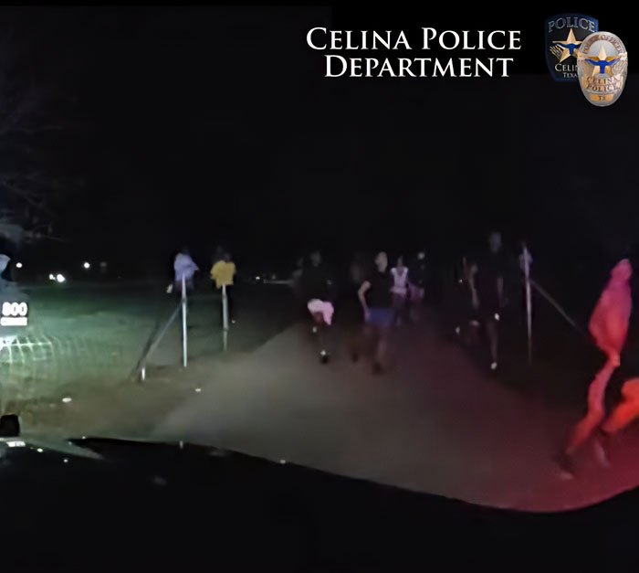 Homens aparecem com armas depois que 800 adolescentes ganham mais de US$ 4,8 milhões do Airbnb para uma festa insana Homens aparecem com armas depois que 800 adolescentes ganham mais de US$ 4,8 milhões do Airbnb para uma festa insana