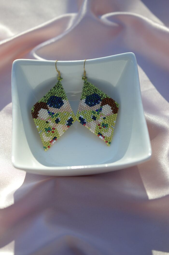 Gustav Klimt's “The Kiss”