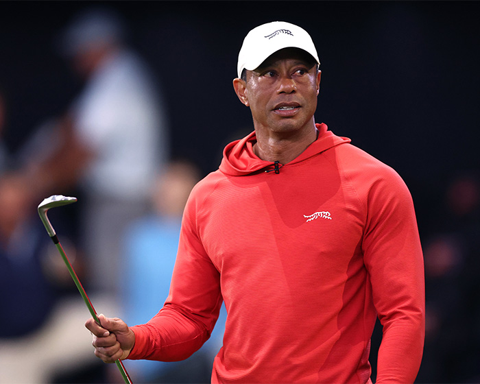 Carro de Tiger Woods bate e capota na Flórida Carro de Tiger Woods bate e capota na Flórida