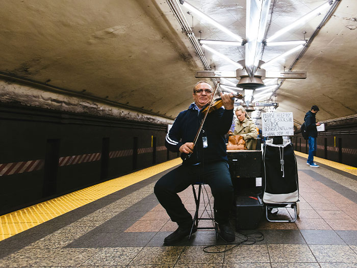 73 Things New Yorkers Don’t Think Are Weird But Outsiders Noticed Immediately