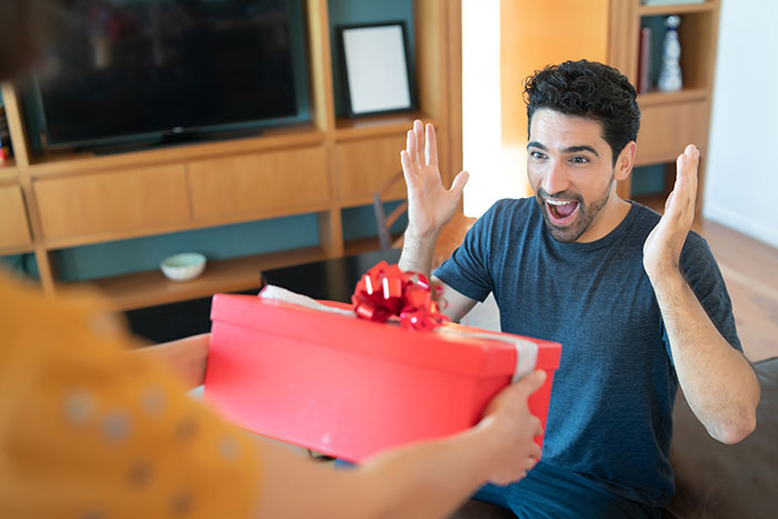 Man Always Finds Something Wrong With Wife&rsquo;s Gifts, Is Upset She Doesn&rsquo;t Want To Gift Him Anything Anymore