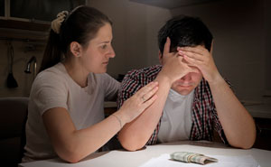 “He Just Broke Down Sobbing”: Man Hurt His SAH Wife Has $47k Stashed Away While He’s Struggling