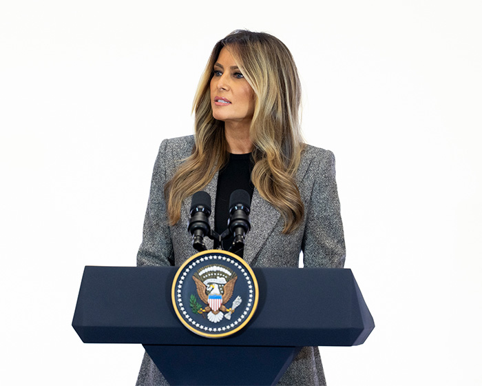 O momento de Melania Trump com o robô fez com que todos percebessem o mesmo detalhe estranho