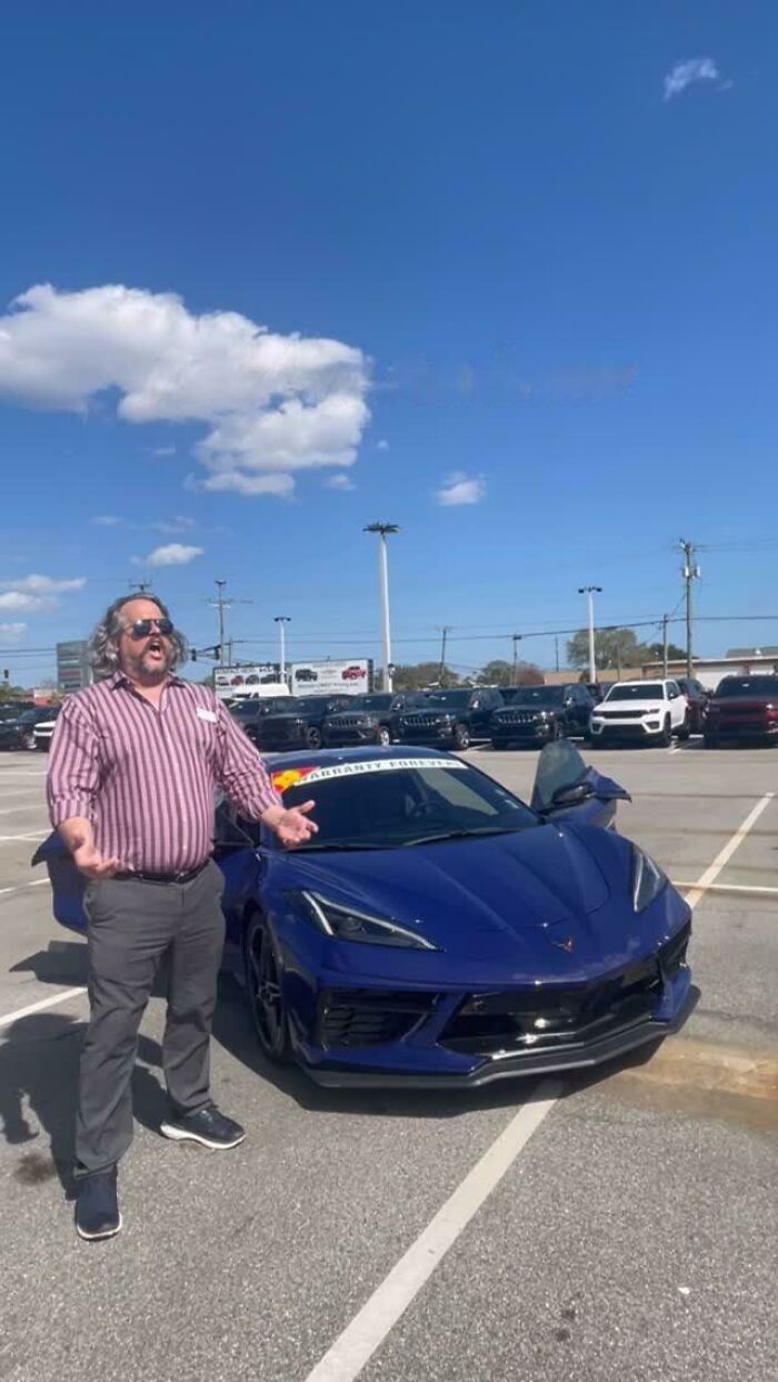 Opera Singer Takes A Job At A Car Dealership, Starts Singing Arias About Cars And Goes Viral