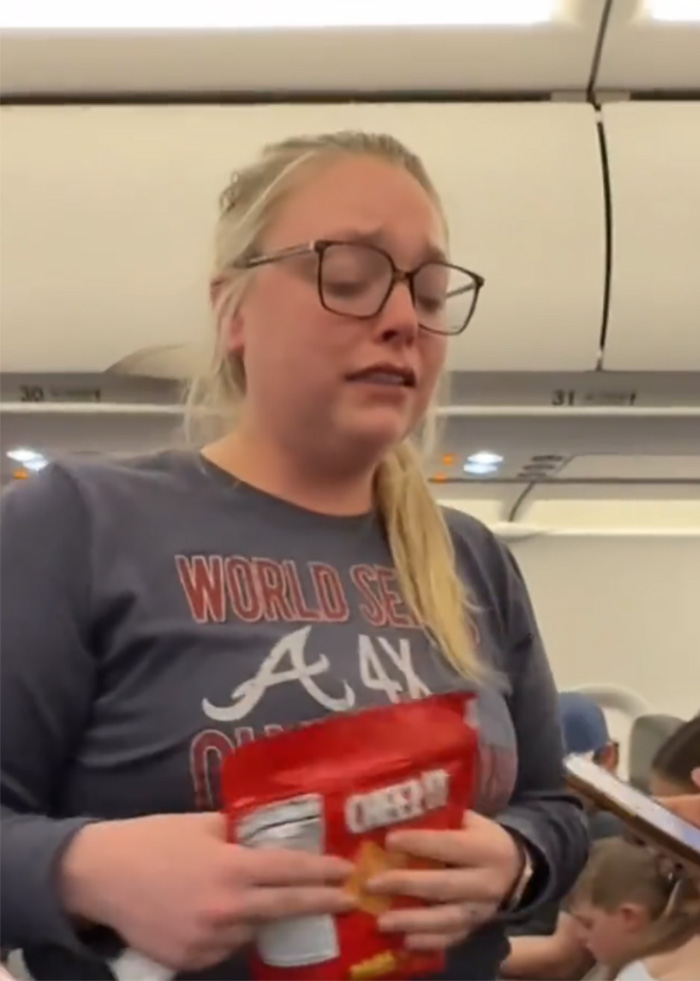 Woman Alleges She Was Kicked Off Flight For Being Deaf As Frontier Reveals The Real Story