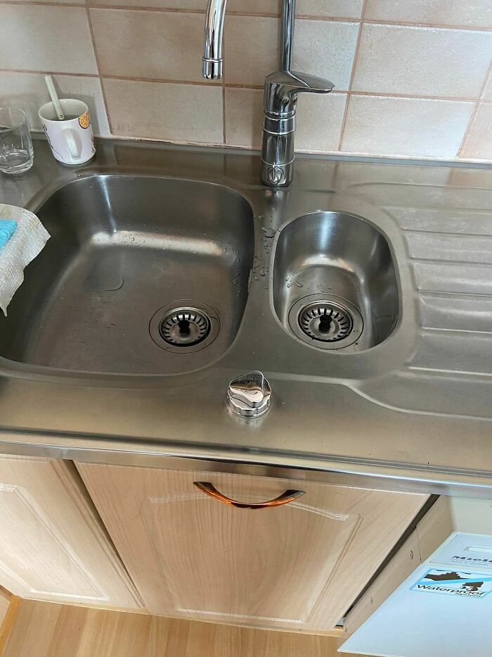 33 Times People Spotted Hidden Faces In Everyday Objects And Had To Share Them (New Pics)