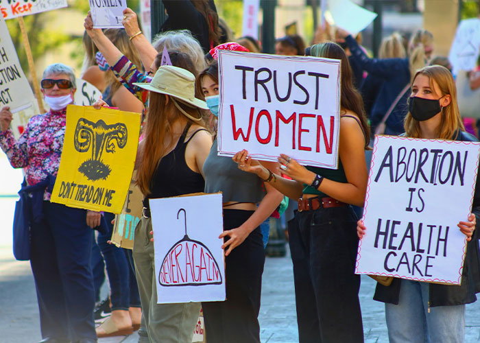 "Tive que triplicar a verificação": Detalhe na foto da Casa Branca com o tênis feminino da Geórgia desperta críticas
