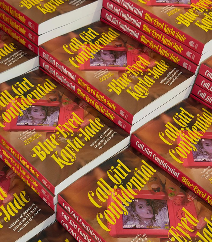 Trabalhadora adulta compartilha os pedidos mais estranhos que recebeu de clientes