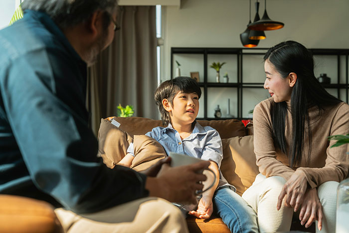 Atheist Man Plays Into Kid&rsquo;s Belief That He&rsquo;s A Devil Worshiper, Makes Them Cry And Upsets Parents