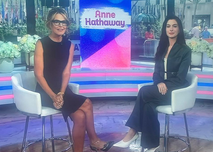 Por que Savannah Guthrie desapareceu de 'Hoje' no meio da entrevista com Anne Hathaway