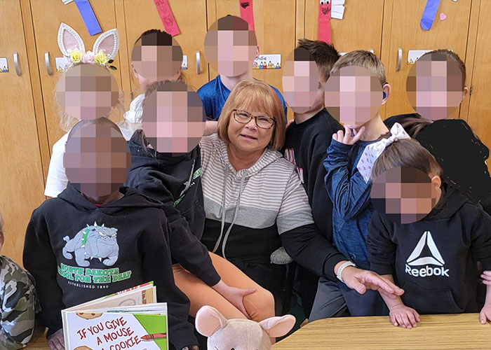 Professor, 65 anos, que passou a vida ajudando crianças com deficiência escondeu um segredo terrível