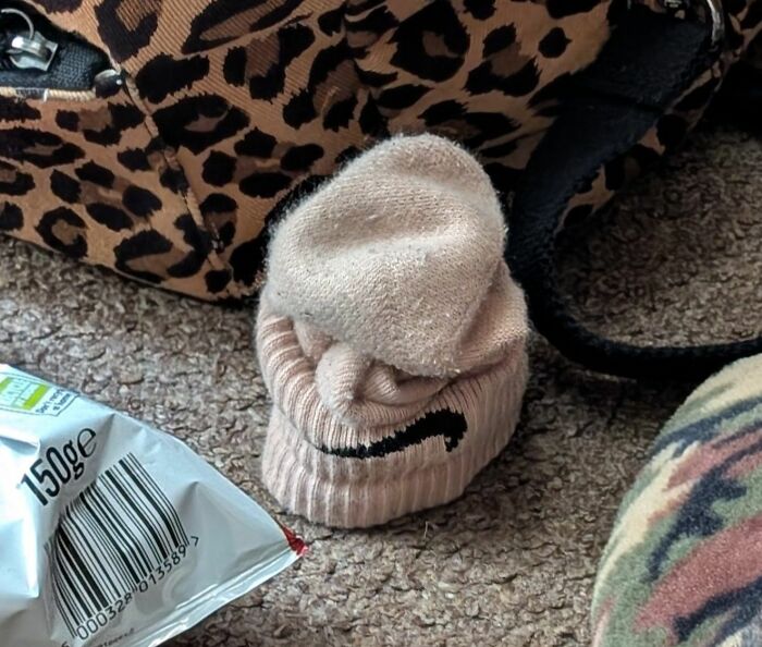 33 Times People Spotted Hidden Faces In Everyday Objects And Had To Share Them (New Pics)