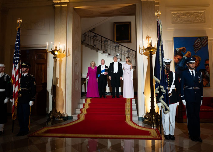 “Alguém mais percebeu isso?”: O vídeo se torna viral quando as pessoas notam detalhes estranhos no comportamento de Melania Trump