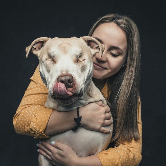 “Gotcha Day!” Captures Heartwarming Studio Portraits Of Rescue Dogs And Their Forever Humans (40 Pics) Interview