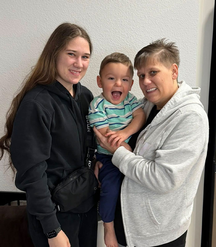 Adolescente acusado de atos hediondos contra seu primo de dois anos antes de reivindicar a vida da criança