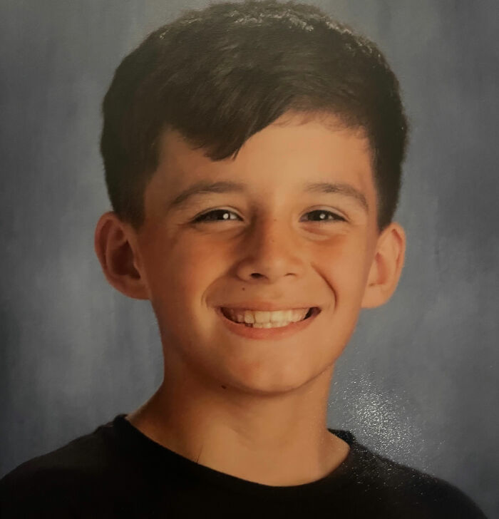 'Pai do ano' encerra a vida do filho de 11 anos no banheiro do aeroporto e depois se volta contra si mesmo